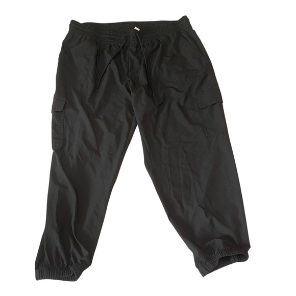Old Navy Plus Size Stretch Tech Black Cargo Joggers Athletic Pants Size 2X - Picture 2 of 12